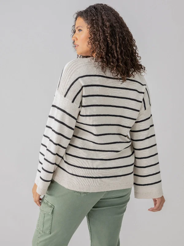 chill-vibes-sweater-chalk-black-stripe-inclusive-collection