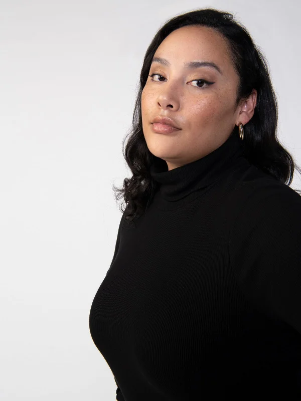 essential-turtleneck-black-inclusive-collection