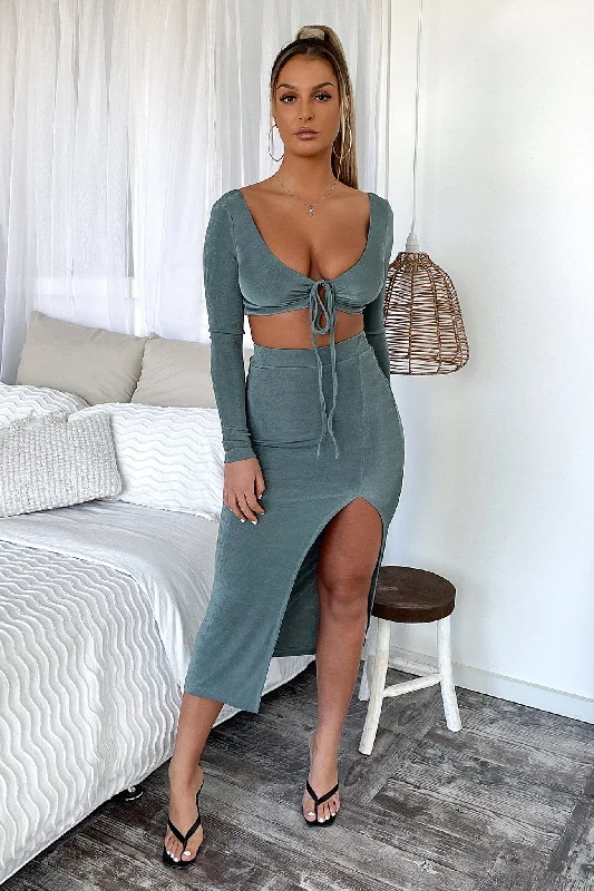 kurser-crop-khaki-1