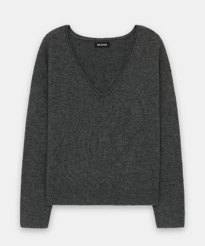 lightweight-cashmere-v-neck-sweater