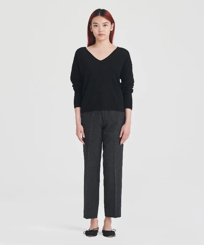 lightweight-cashmere-v-neck-sweater