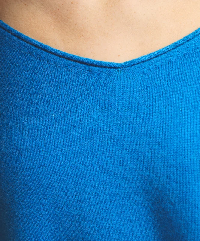 lightweight-cashmere-v-neck-sweater