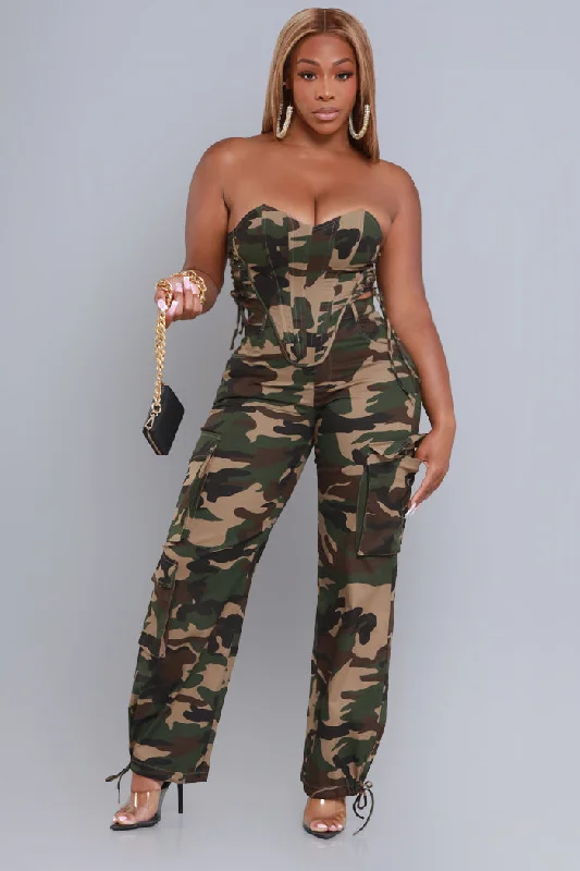 line-up-cropped-corset-pants-set-camo-green