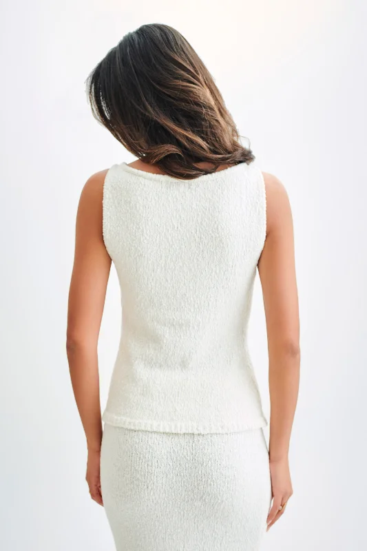 mackie-boucle-longline-vest-white