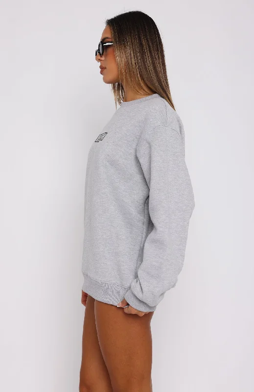 run-the-world-oversized-sweater-grey-marle