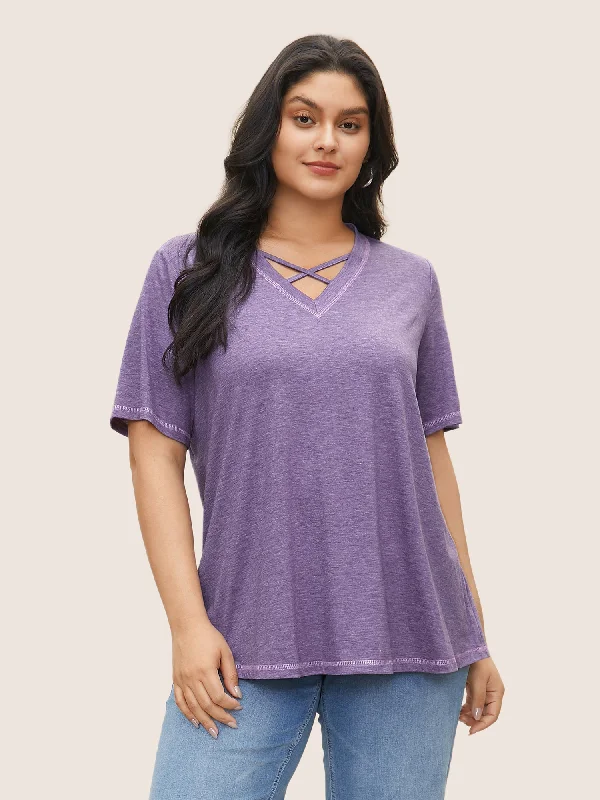 solid-crisscross-neck-contrast-stitch-t-shirt