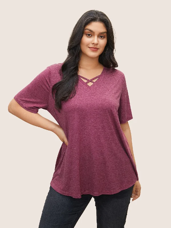 solid-crisscross-neck-contrast-stitch-t-shirt