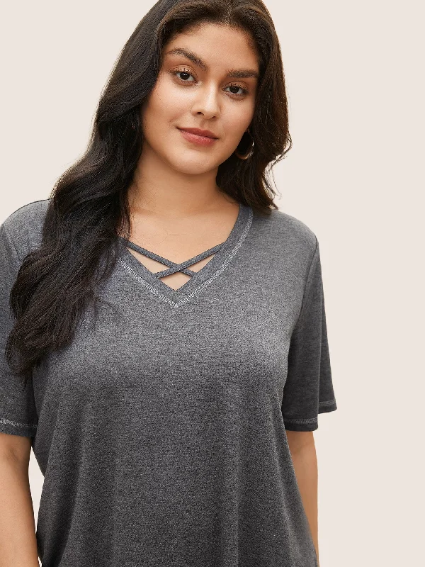 solid-crisscross-neck-contrast-stitch-t-shirt