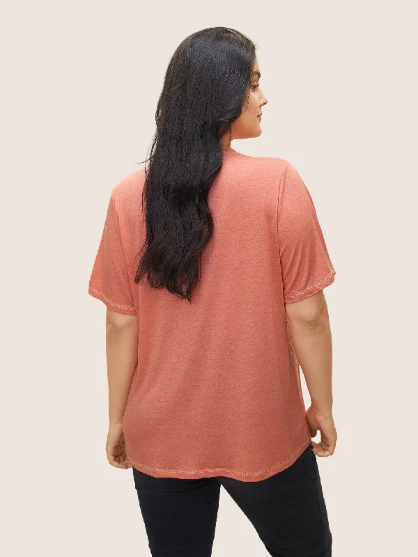 solid-crisscross-neck-contrast-stitch-t-shirt