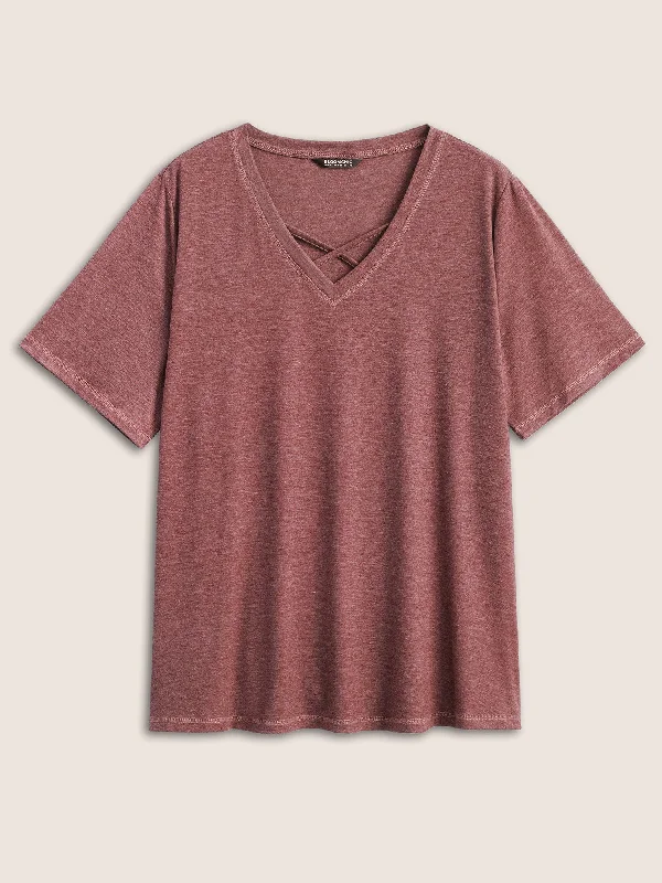 solid-crisscross-neck-contrast-stitch-t-shirt