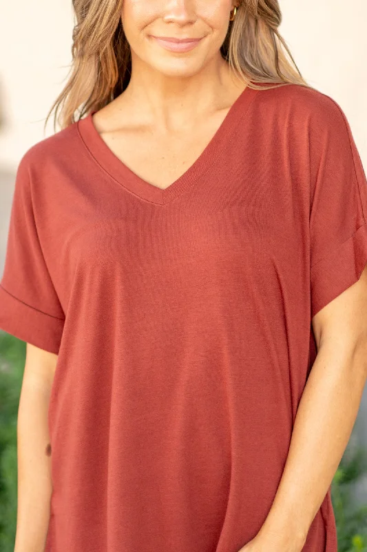 super-soft-tee-high-low-hem-v-neck-top-dark-rust